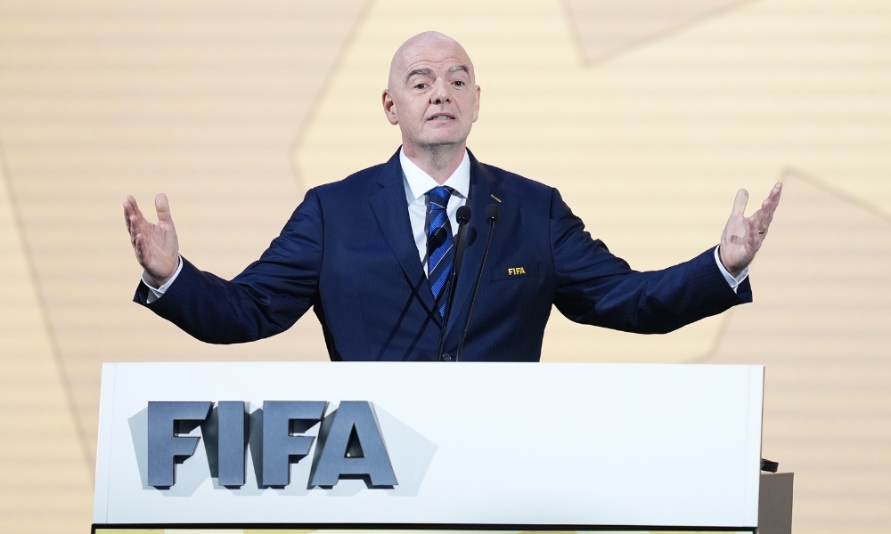 主优化词：塞维利亚客场几百强敌，表现出色